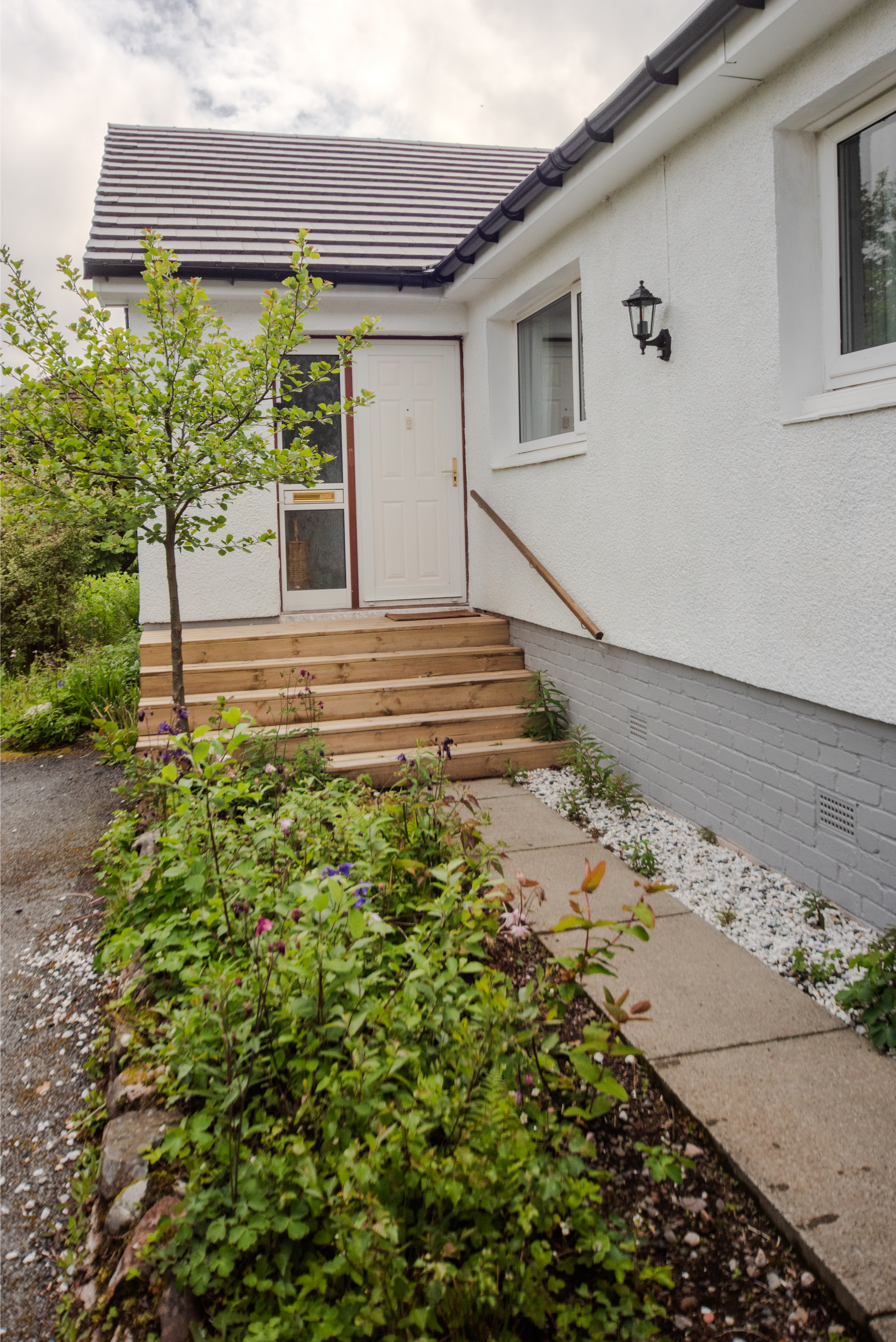 Garden and entrance at Maisy's Hideaway